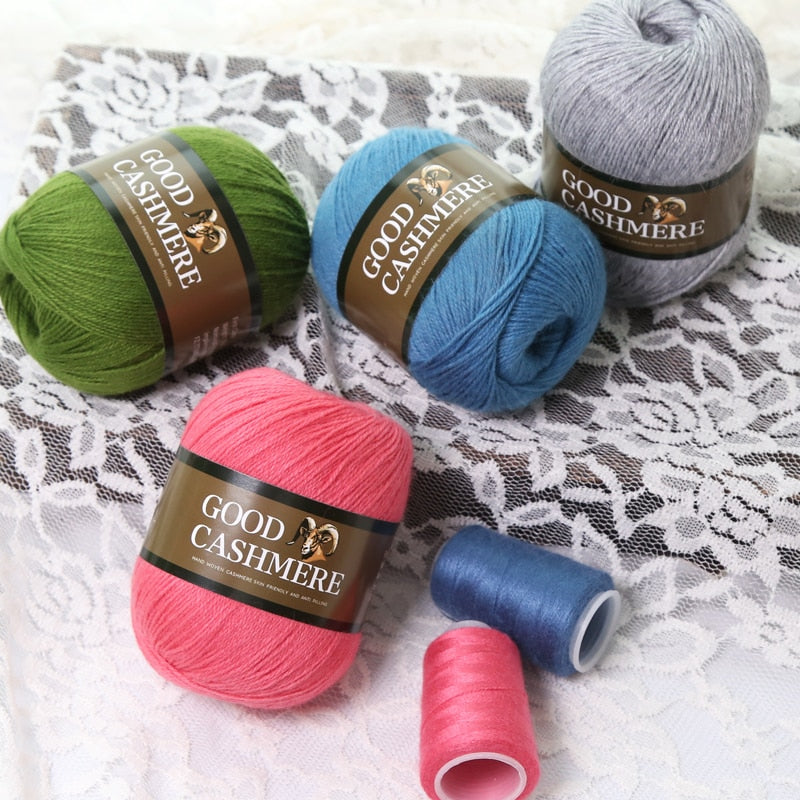 50+20g Mongolsk Cashmere uld mix + tråd